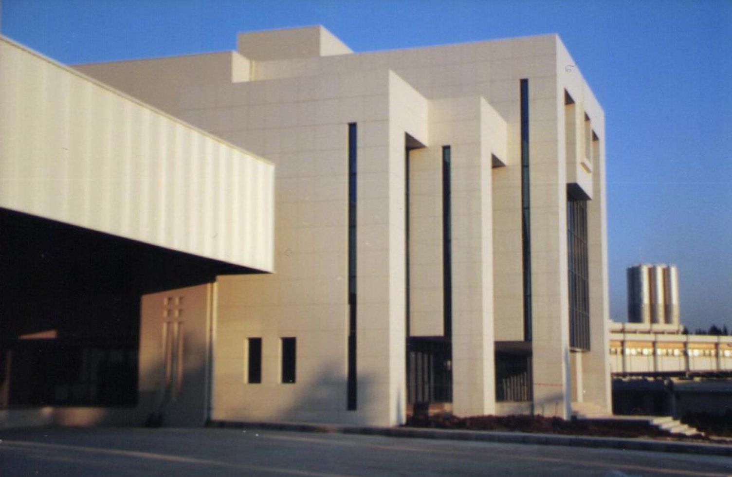 Kent Plant Headquarters and Distribution Center